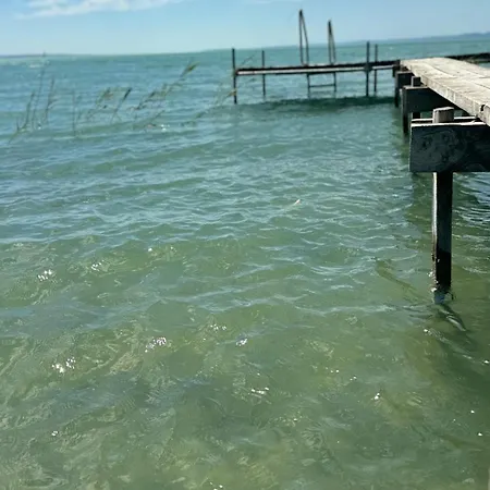 Appartamento Lakehouse With Private Pier